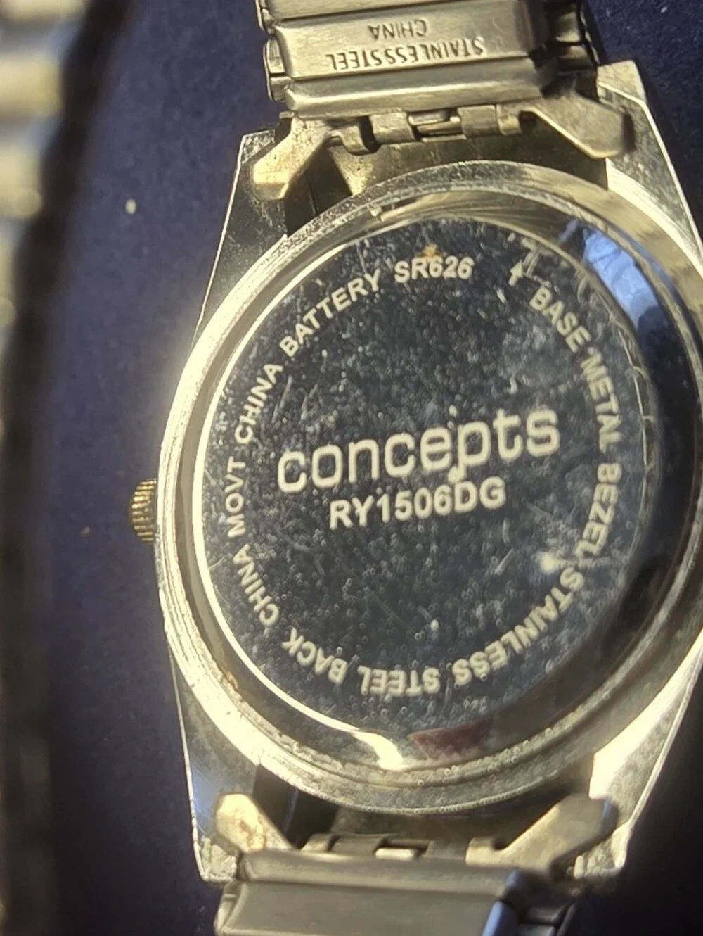 Concepts Men's Two-Tone Gold and Silver Quartz Watch